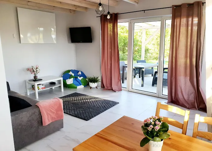 Domek Z Prywatnym Duzym Jacuzzi I Sauna Przystan Pod Niebem